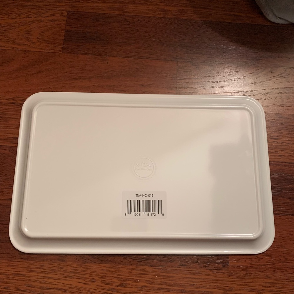 Patterned plastic tray - Picture 3 of 3